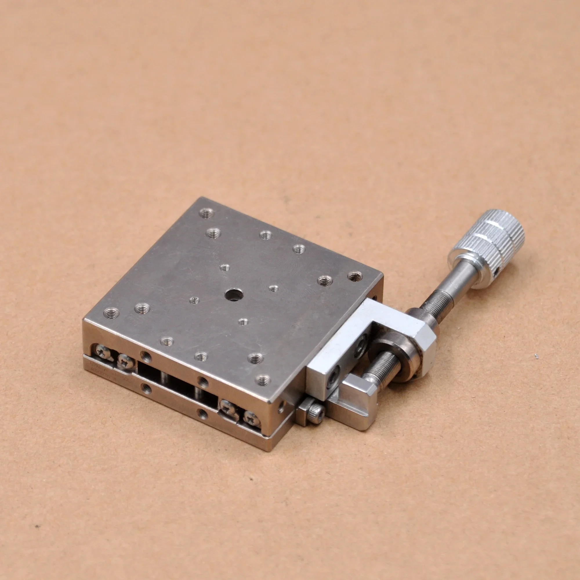 SURUGA BSS16-50C X-axis 50 * 50mm Table Optical Guide Type Worktable Precision Displacement Fine-tuning Sliding Table Steel