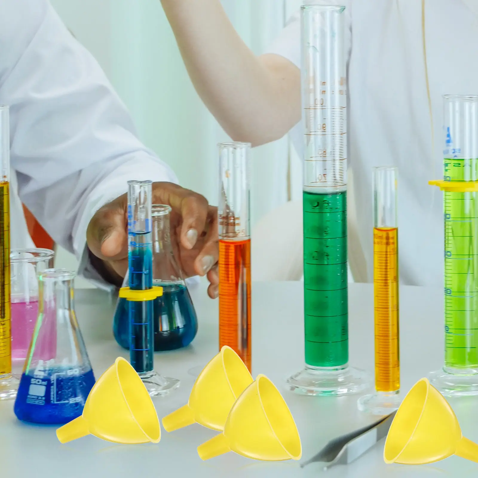 

20Pcs Plastic Laboratory Funnels Mini Sturdy Scientific Filling Funnels for Chemistry Experiments Science Experiment Kit