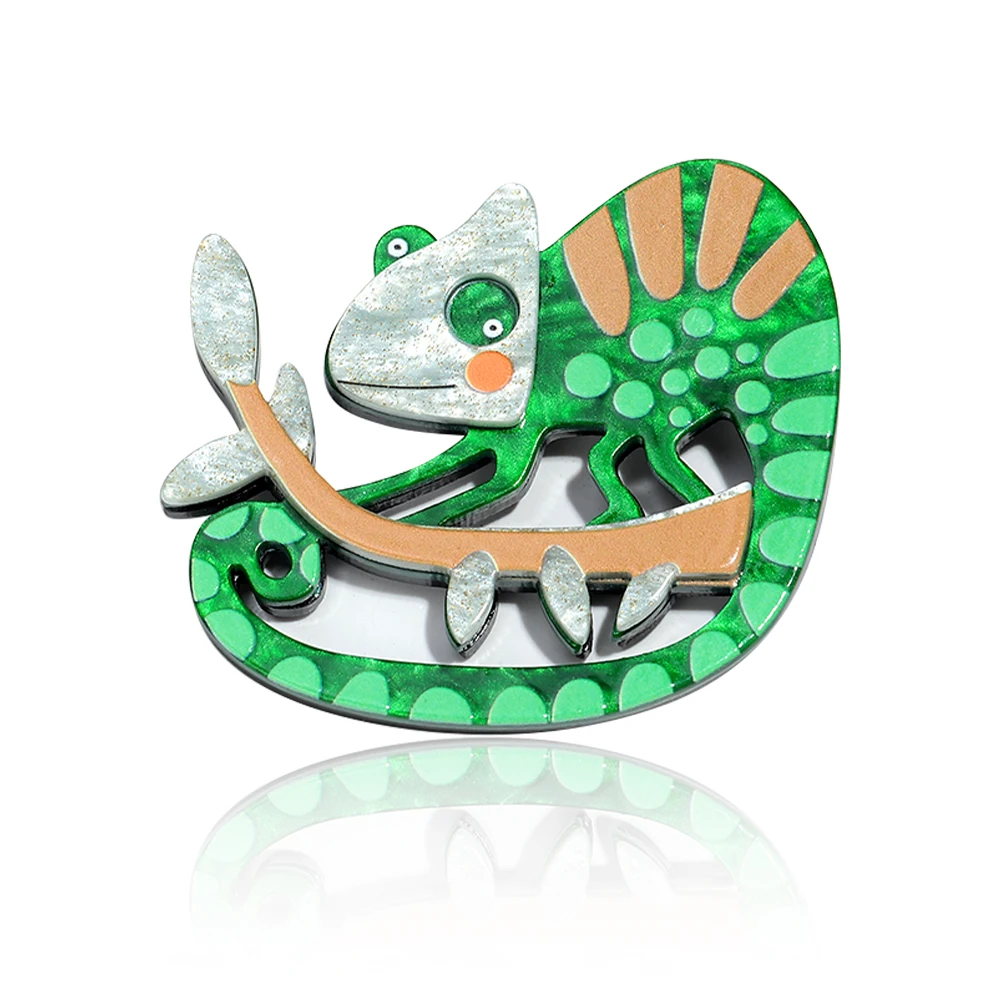 Scary Acrylic Green Lizard Chameleon Badge Brooches for Women Unisex New Original Animal Splicing Brooch Pin Jewelry Accessory