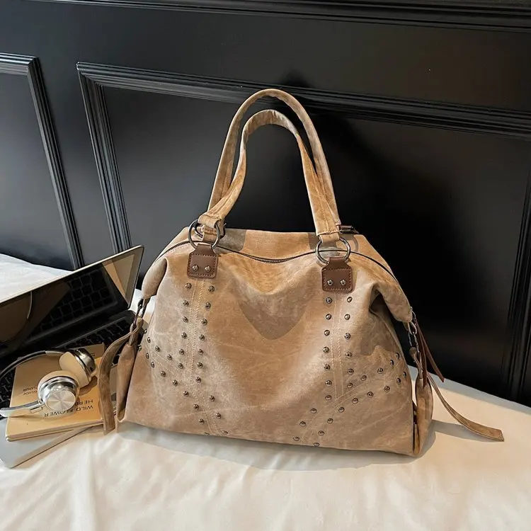 

2025 Cross-Border Studded Tote Bag, Spacious Versatile Commuter Crossbody Tote Studded Design Premium