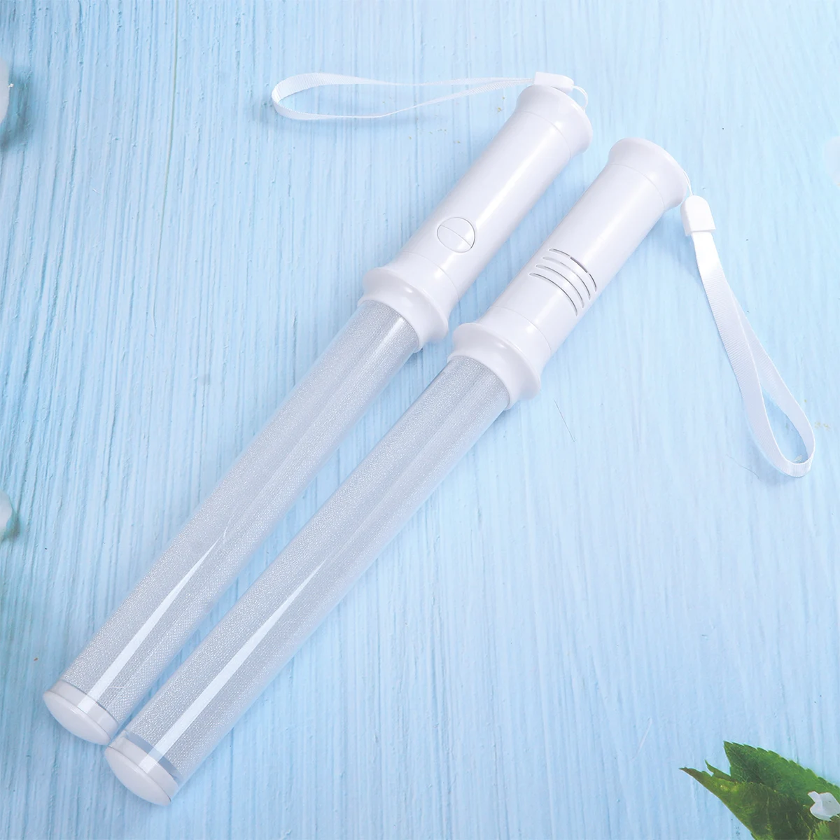 

2Pcs Premium Glow Sticks LED Flashing Luminous Party Favors for Music Festivals Weddings Halloween Christmas Concerts