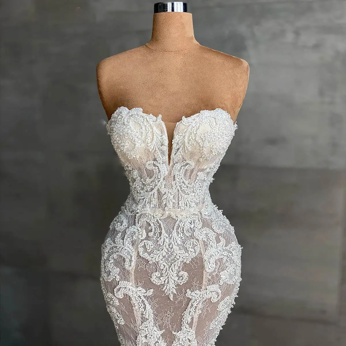 Robe de mariée sirène classique personnalisée, appliques en dentelle, paillettes, train de balayage, cou en cœur, fibropatients