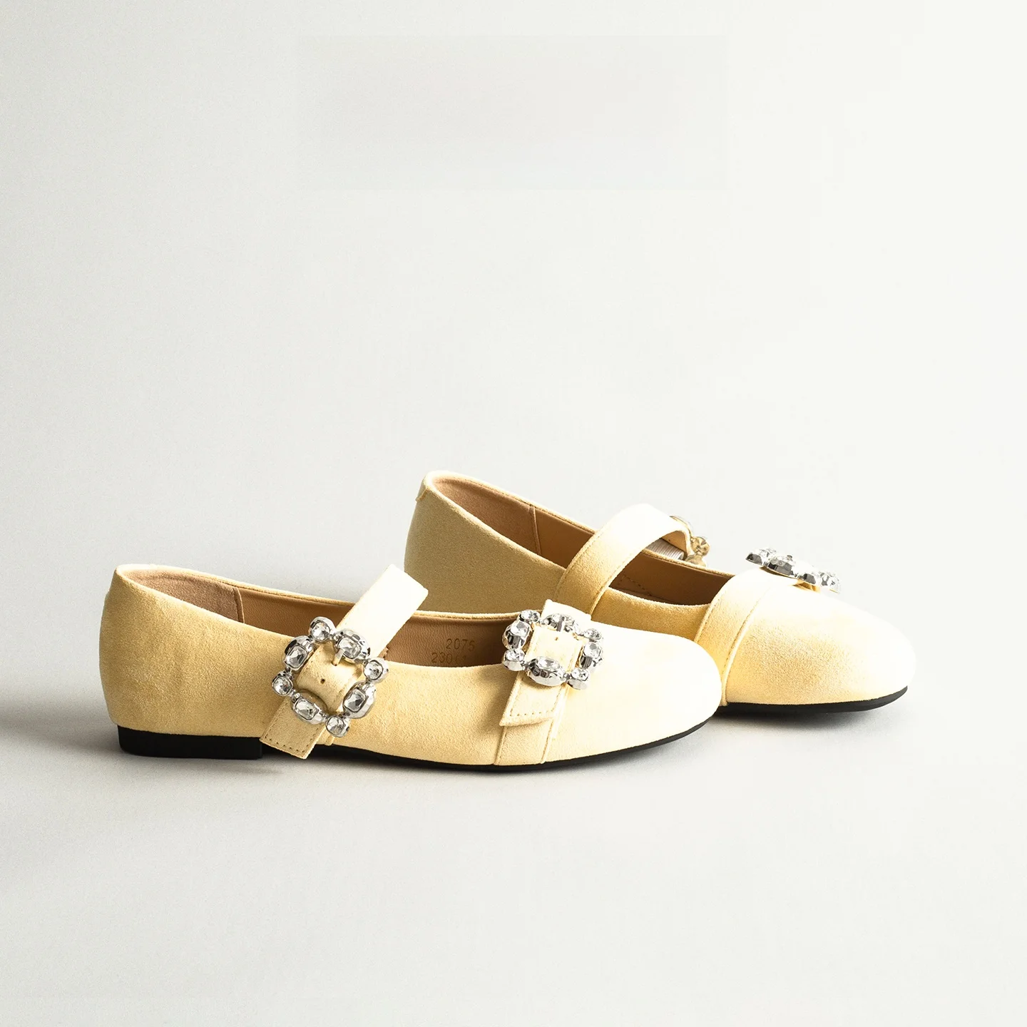 

Ретро-балетки Мэри Джейн из искусственного бархата для женщин, весенняя новинка, универсальные туфли с одним ремешком, низким вырезом и пряжкой со стразами