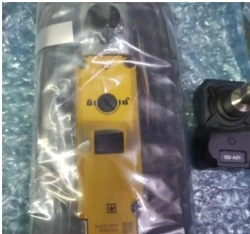GS-71PC  Safety Interlock Switches   Power-to-lock Standard type PNP M12 connector type     New original