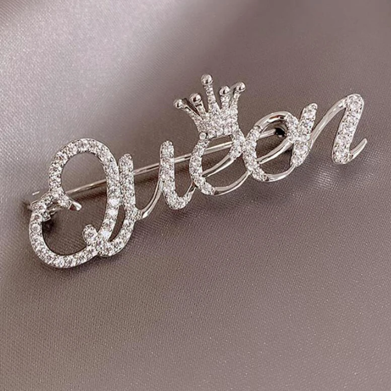 Broche de letras en inglés con corona de diamantes, accesorios de moda