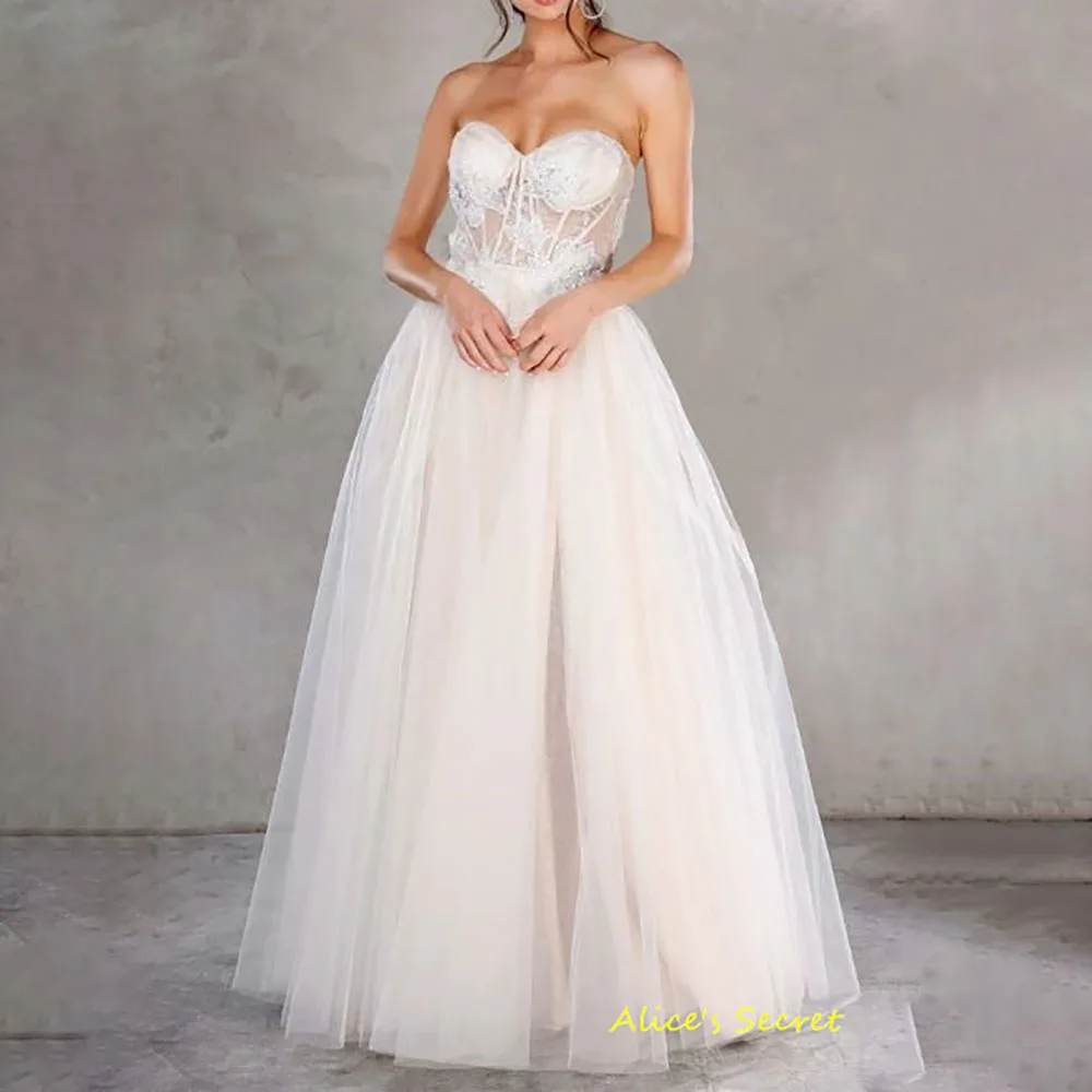 

A-line Tulle Strapless Sweetheart Floral Embroidered Floor Length Sweep Train Wedding Dress Robe de Mariée