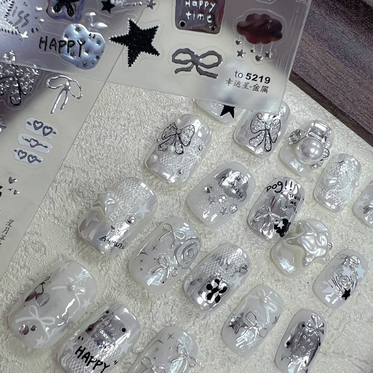 الفضة الحمم Bowknot مظلة كلب الحلقة السنوية معدل انفجار النجمي الرسم البياني القمر ستار خط زهرة التفاح الشرير شيك مسمار الفن ملصقات الشارات