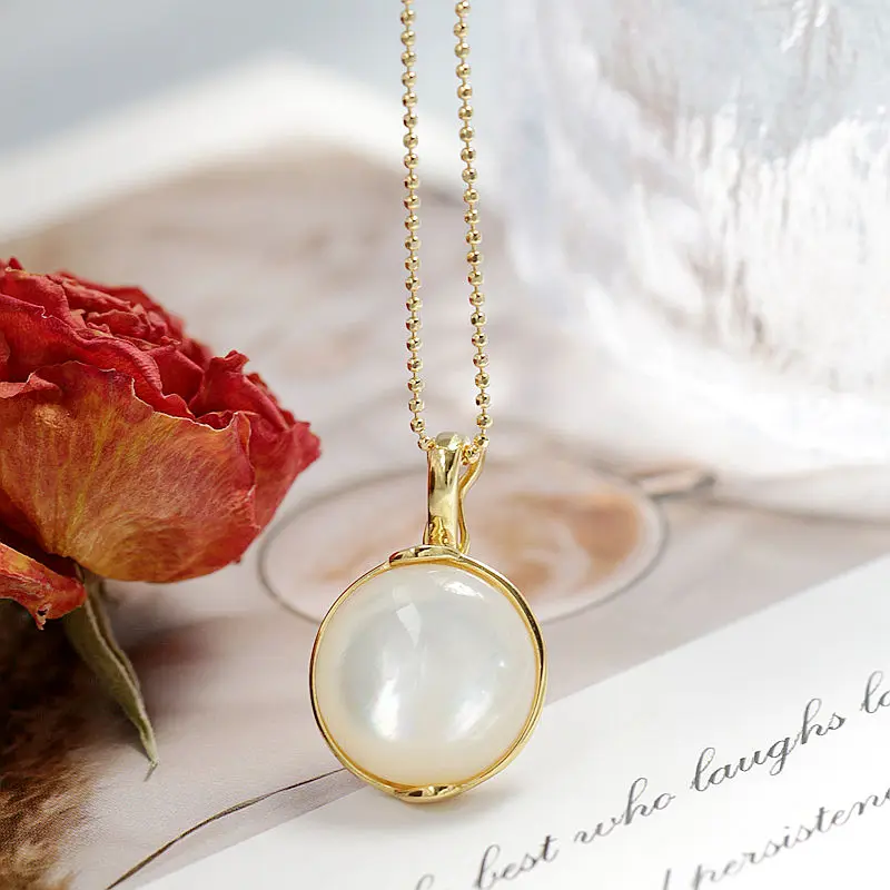 

Inlaid Natural Mother Of Pearl Shell 18K Gold Plated Pendant Classic Trendy Circular 925 Sterling Silver Pendant Lady Jewelry