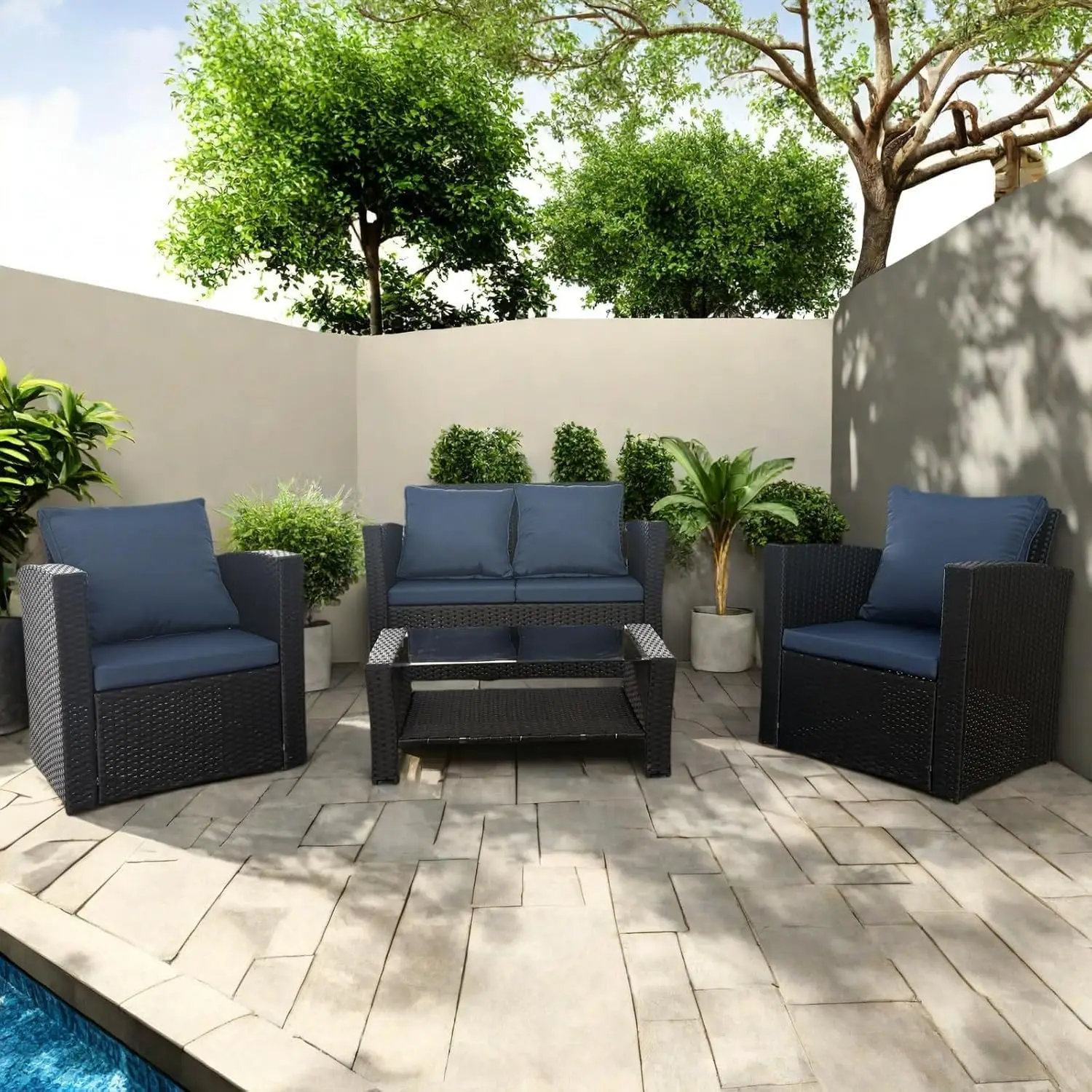 

Комплект садовой мебели из 4 предметов: плетеный стол со стеклянной столешницей и подушками для террасы и двора, на заказ