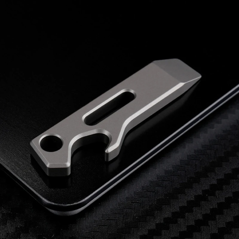 Small Manual Pry Bar Piece for Package Opening and Routine Carry