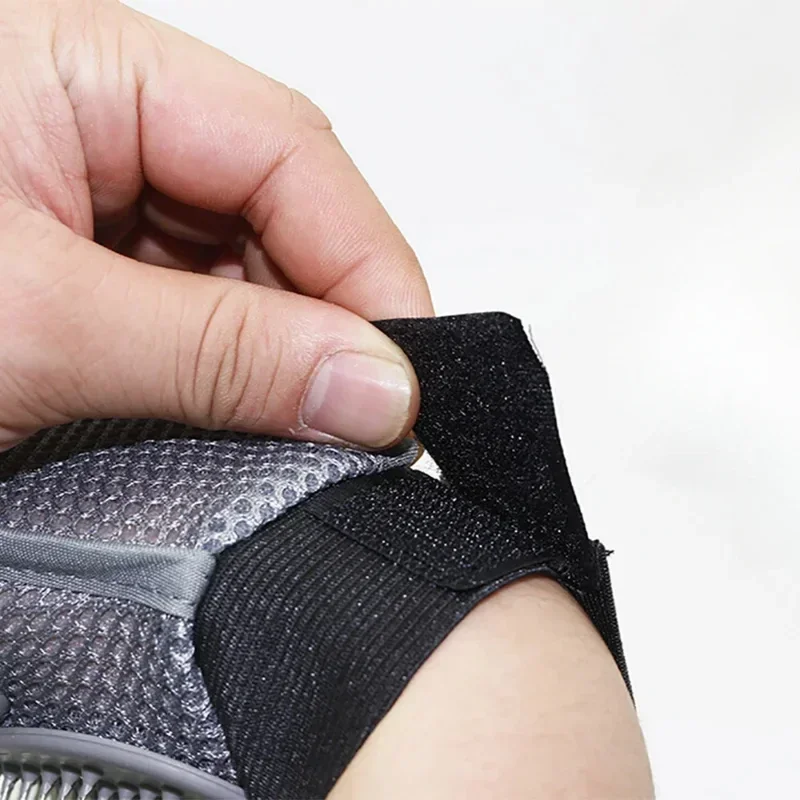 Thumbnail 3 - #9 Cat Deshedding Brushes Comparison Guide