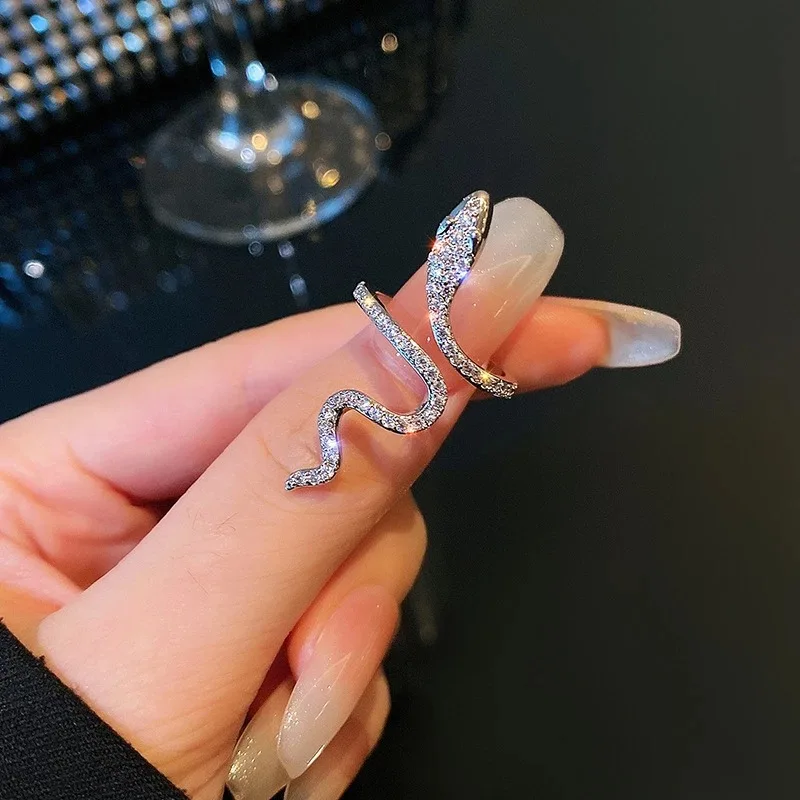 Hot Selling Micro Inlaid Zircon Wrapped Snake Ring for Female Niche Design, Fashionable and Personalized Index Finger Ring Jewel