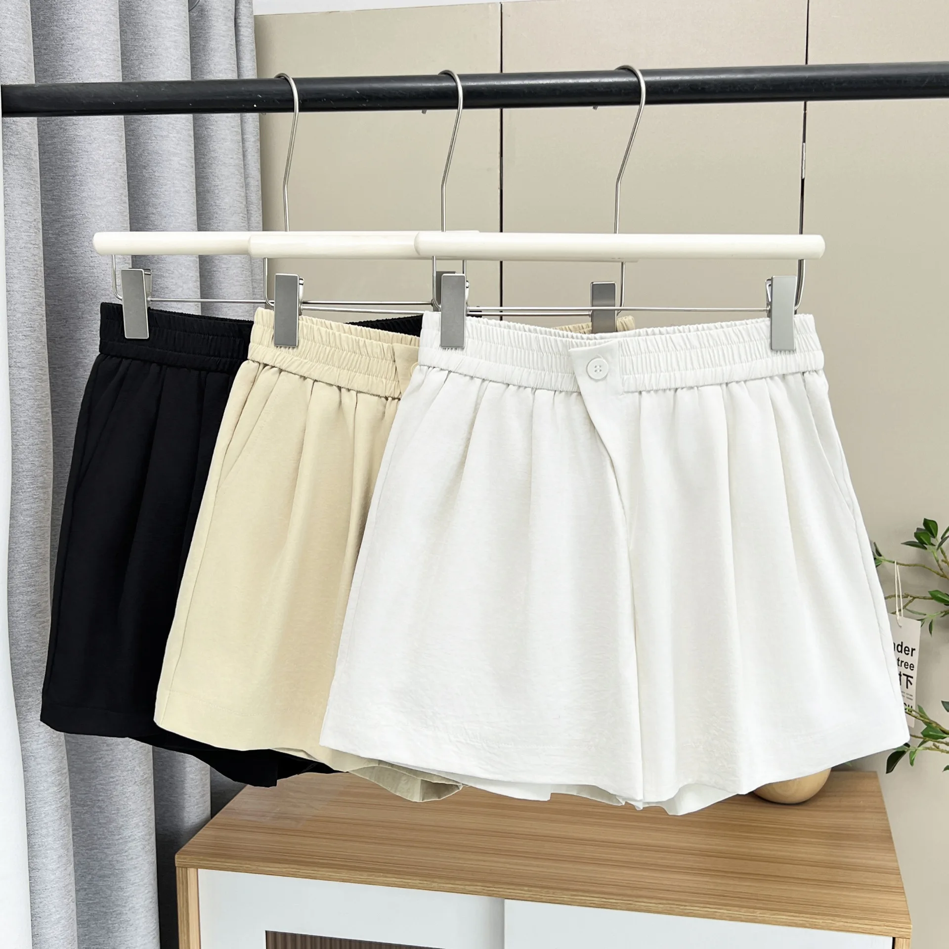 Short grande taille pour femme, Design décontracté, taille élastique, 100kg, jambes larges, pantalons chauds, nouvelle collection été 1380