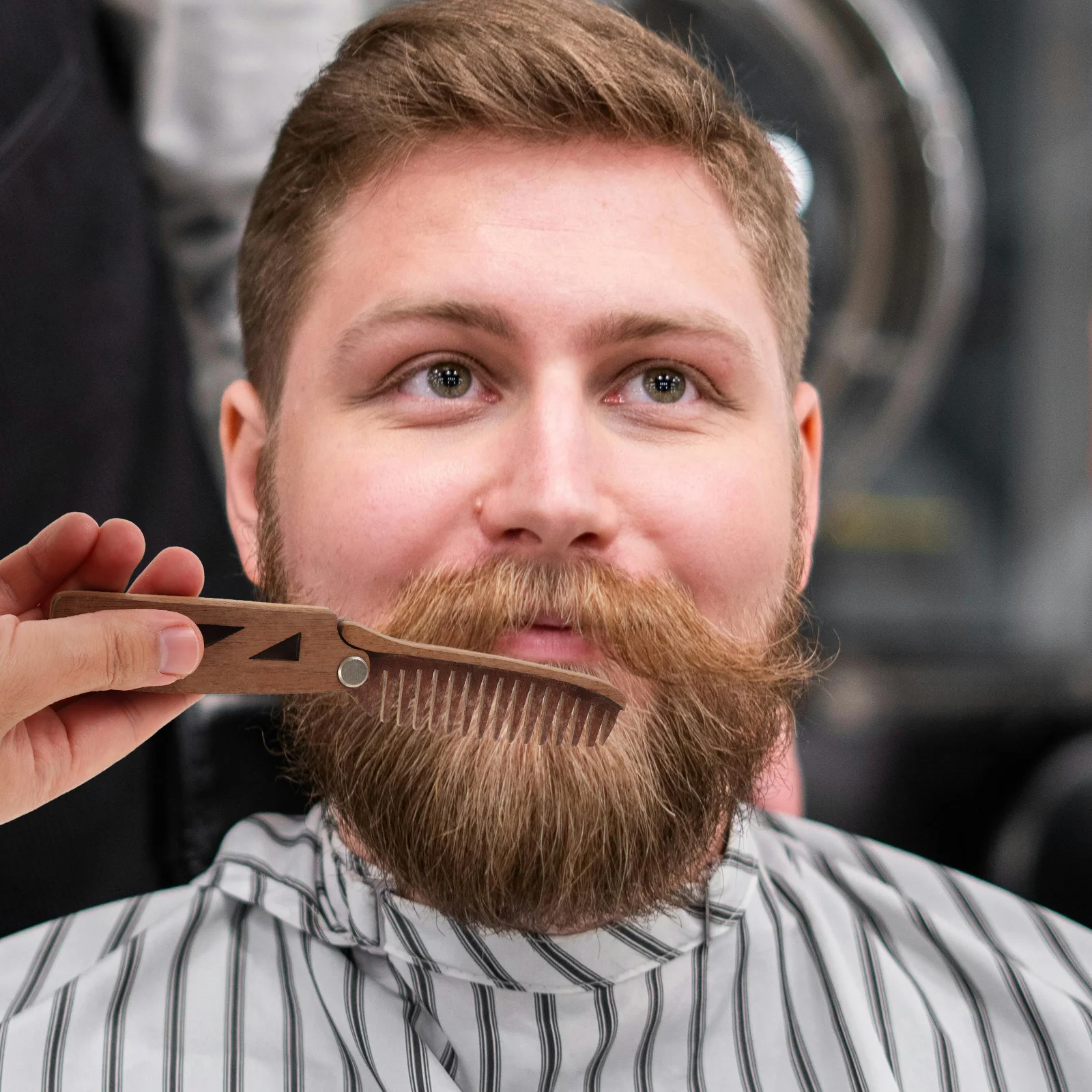 Деревянная складная расческа для бороды