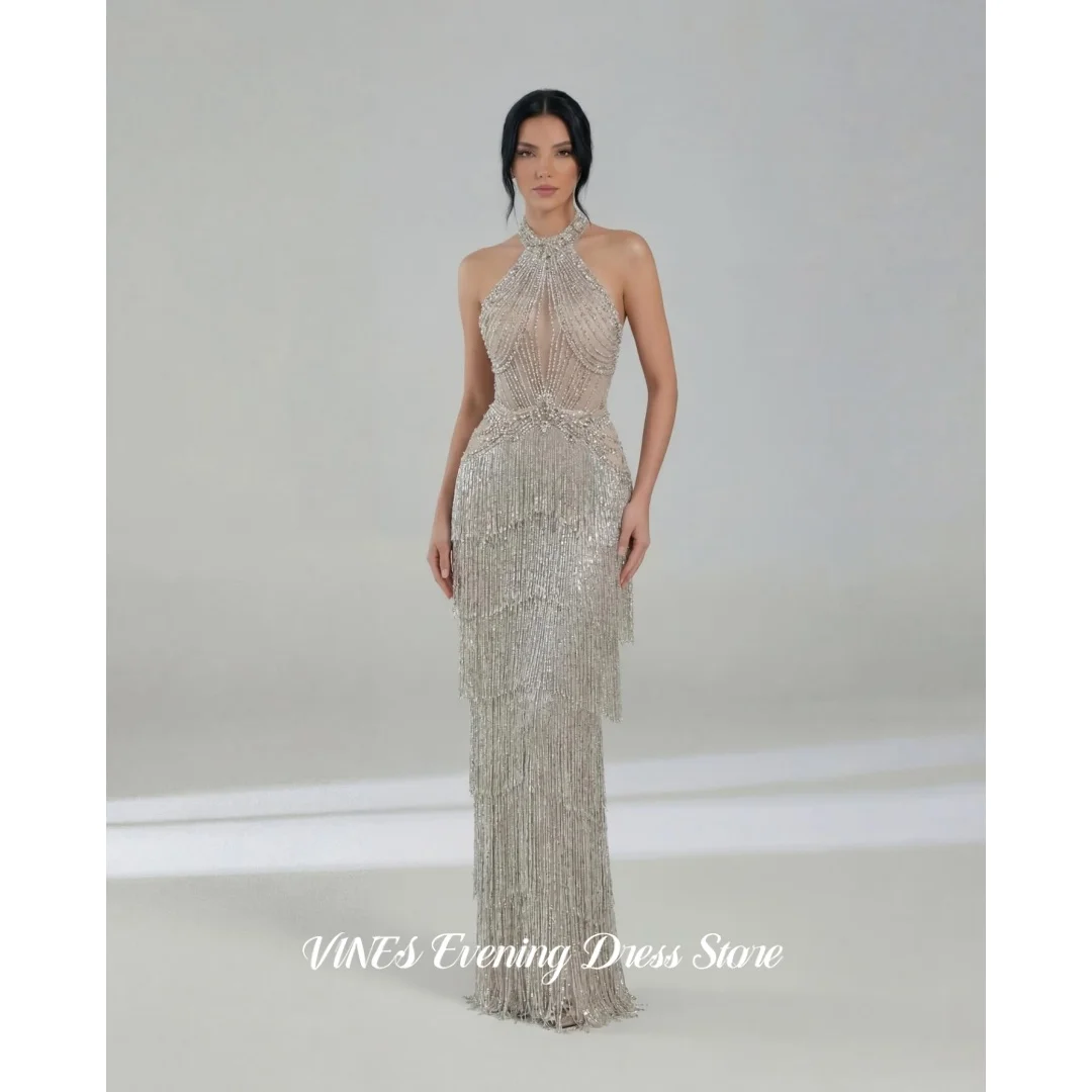 Robe de soirée sirène VINES argentée à col licou, en maille ornée de cristaux, à franges superposées et pompons, robe de bal de luxe personnalisable