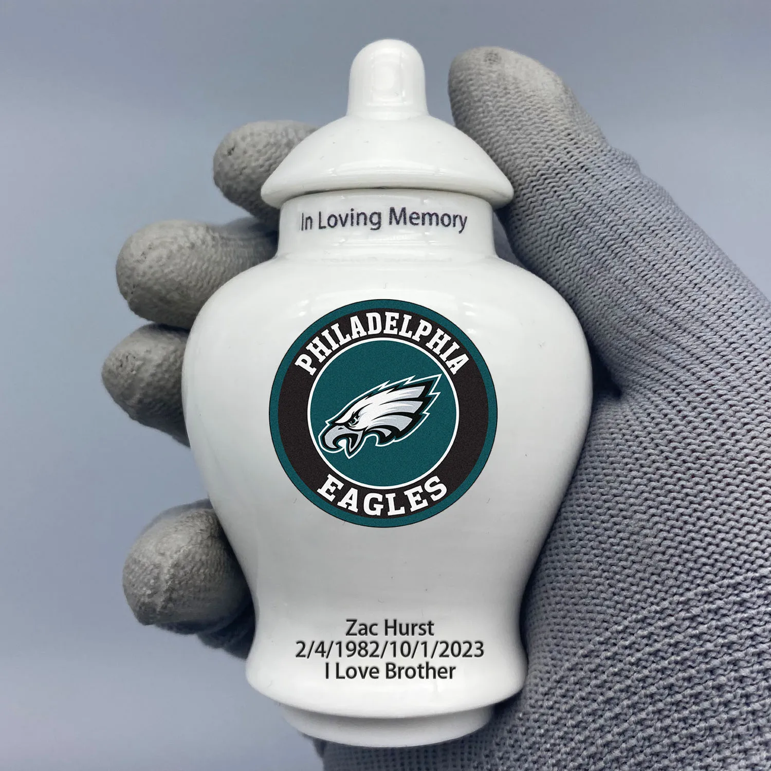 Mini Urn for Philadelphia Eagles-themed Logo Custom Urn.Send me the name/date you want to appear on the urn by Remarks Message.