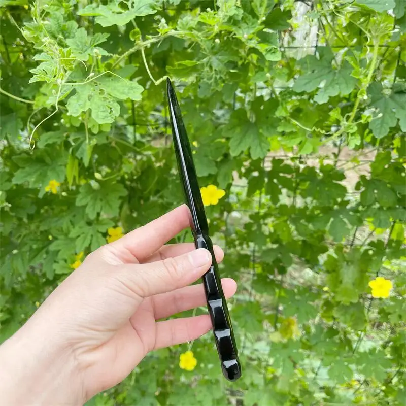 سكين سبج أسود طبيعي D agger نحت تمثال حلية فنغ شوي ديكور المنزل حجر هدية عيد 1 قطعة