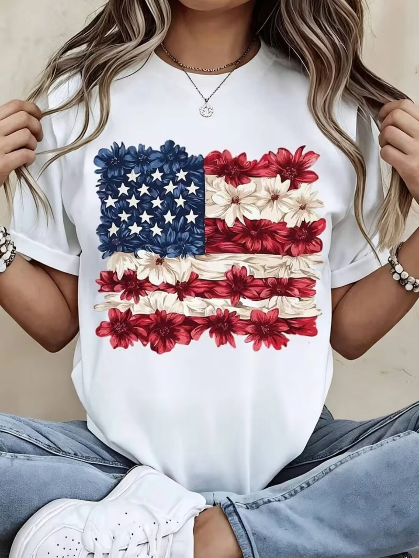 Suitable Flag Flower Patriotic T-Shirt - Casual Crew Neck Short Sleeve Comfortable Stretch Fabric, Non- Suitable for All Seasons, Holiday Gifts with National Emblem, Sizes (No Transparency)