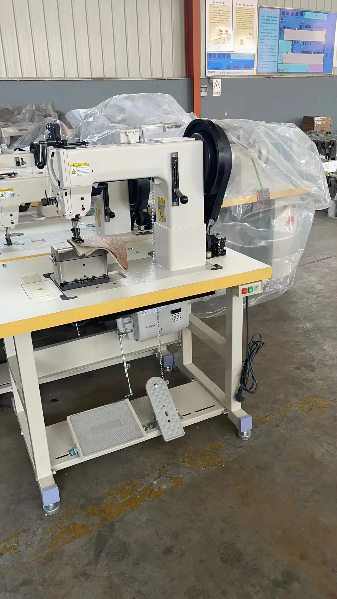 GSB204-270-2s Double Needle Column Integrated Feed extra Thick Material Sewing Machine