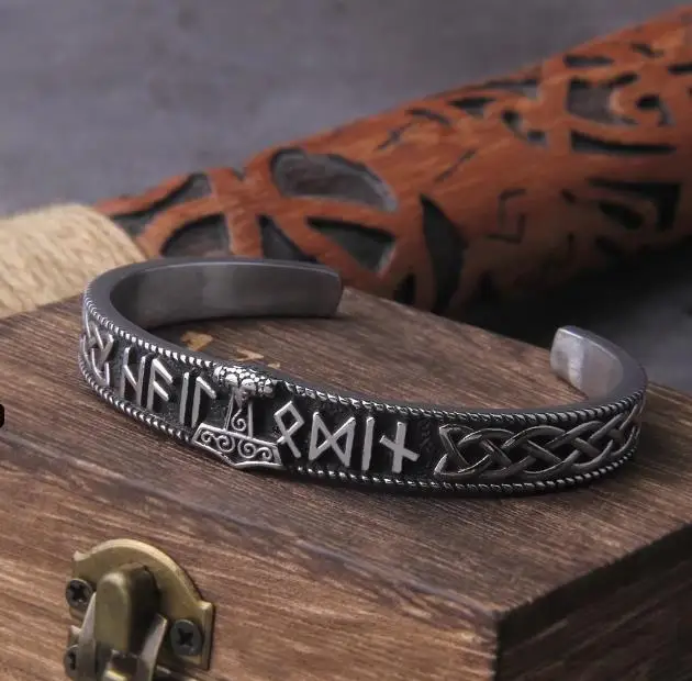Special Link Bracelet, Unique Design for Customization