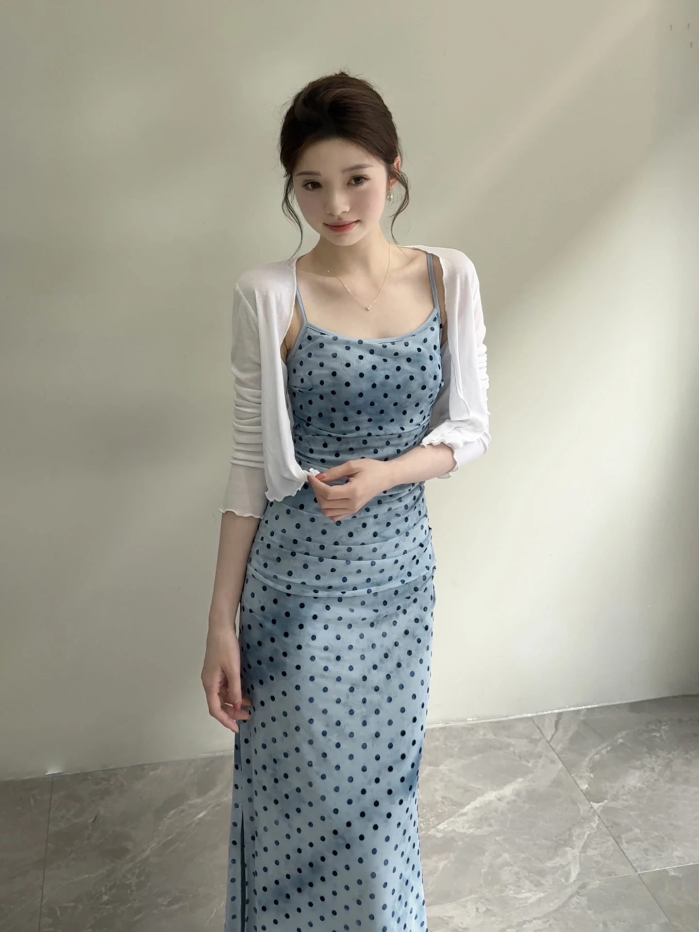

Blue Gradient Polka Dot Slimming Strap Dress Summer New Style Song Song Casual Style Gathered Waist Casual Scenarios Dress