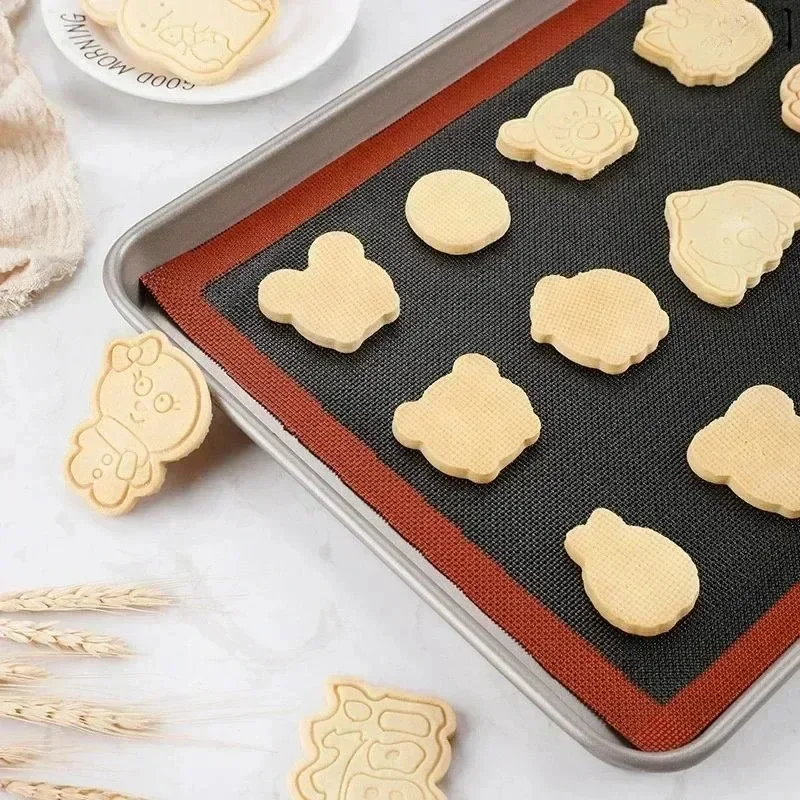 Silicone Grill Mat 3 Sizes Baking Tray Breathable BBQ Cookie Bread Mat Oven Microwave High Temperature Baking Kitchen Tools