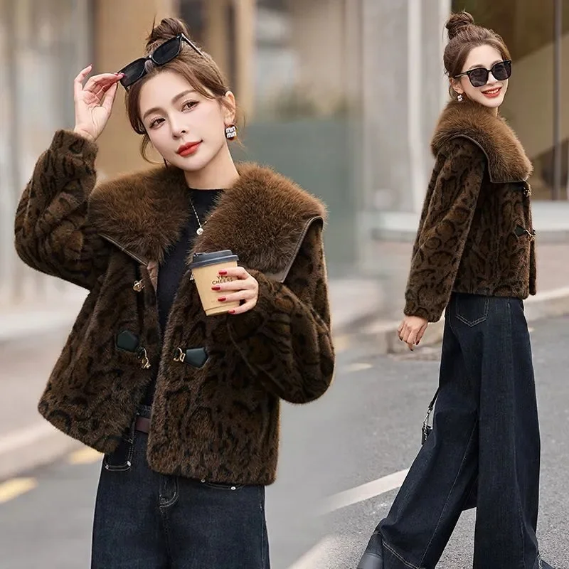 2025 Autumn Winter Wide Lapel Fox Fur Short Jacket Women's Leopard Print Faux Fur Integrated Coats Lady Loose Mink Fur Outerwear