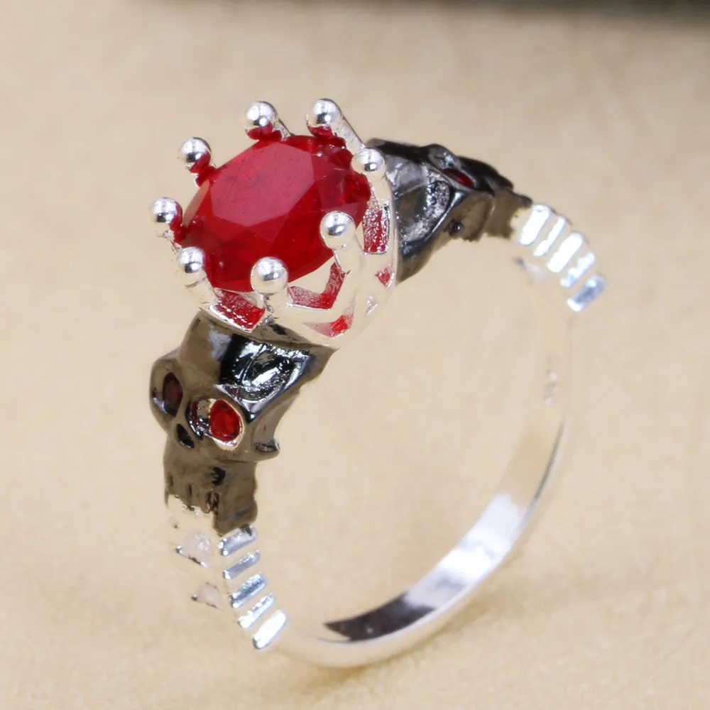 Best-selling European and American style non-mainstream bone jewelry for hands. Fashionable skull-themed punk red jasper rings.