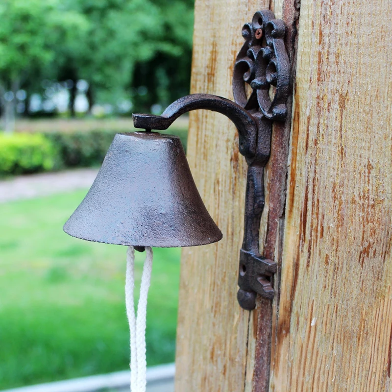 Vintage Nostalgic Cast Iron Doorbell Key Door Bell Courtyard Villa Iron Handbell Wall Decorative Hanging Ornament