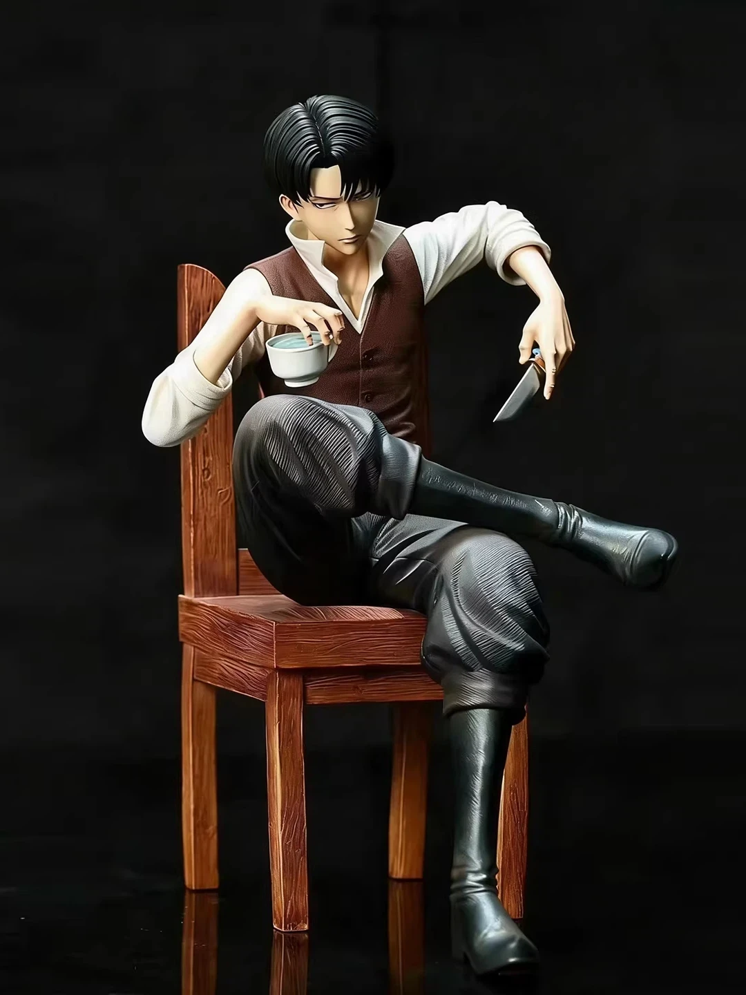 Figura GK de Levi Ackerman de Attack On Titan en Pose Sentada, Estatua de Anime, Decoración de Escritorio, Modelo Coleccionable para Fanáticos del Anime y Otaku