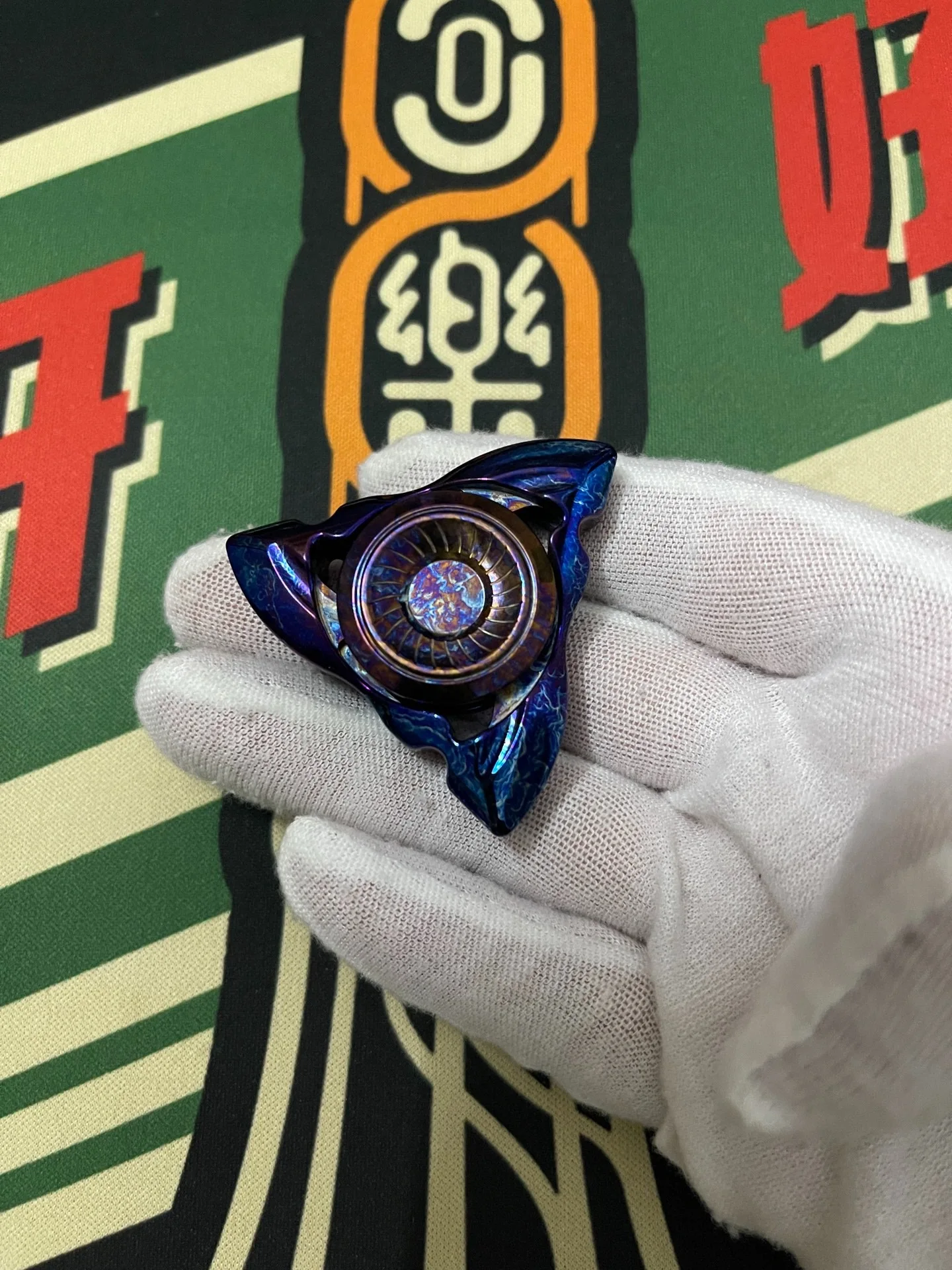 Used edc Iron Chamber Storm Titanium Faiz Triple Leaf Gyro EDC Decompression Toy