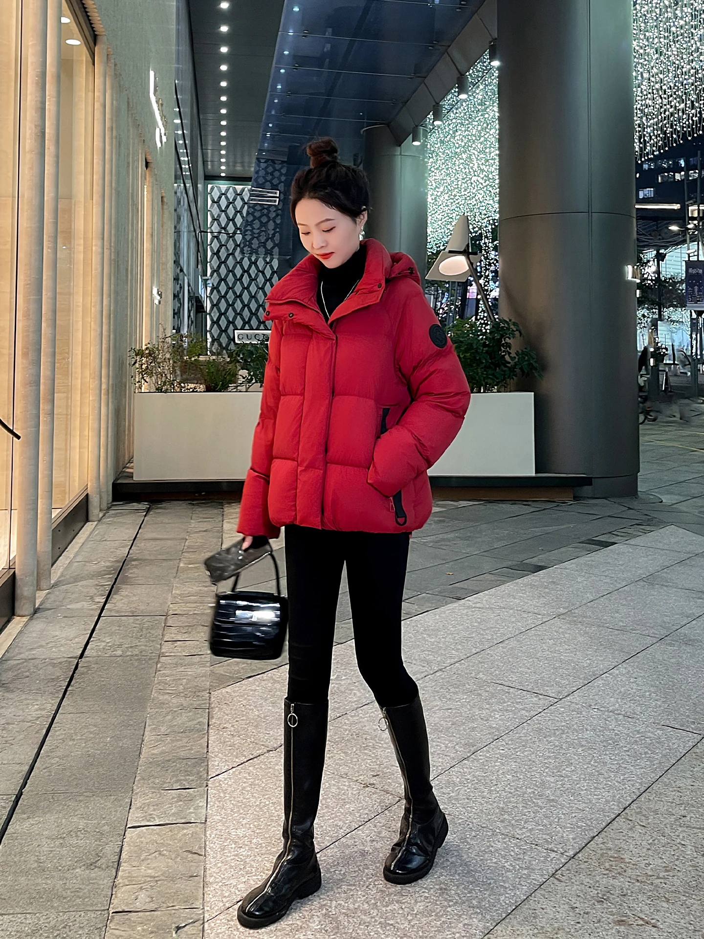 

Новая женская утепленная куртка-пуховик из белого гусиного пуха 2025 года, маленький размер, с капюшоном, свободного кроя, теплая, повседневная, на молнии