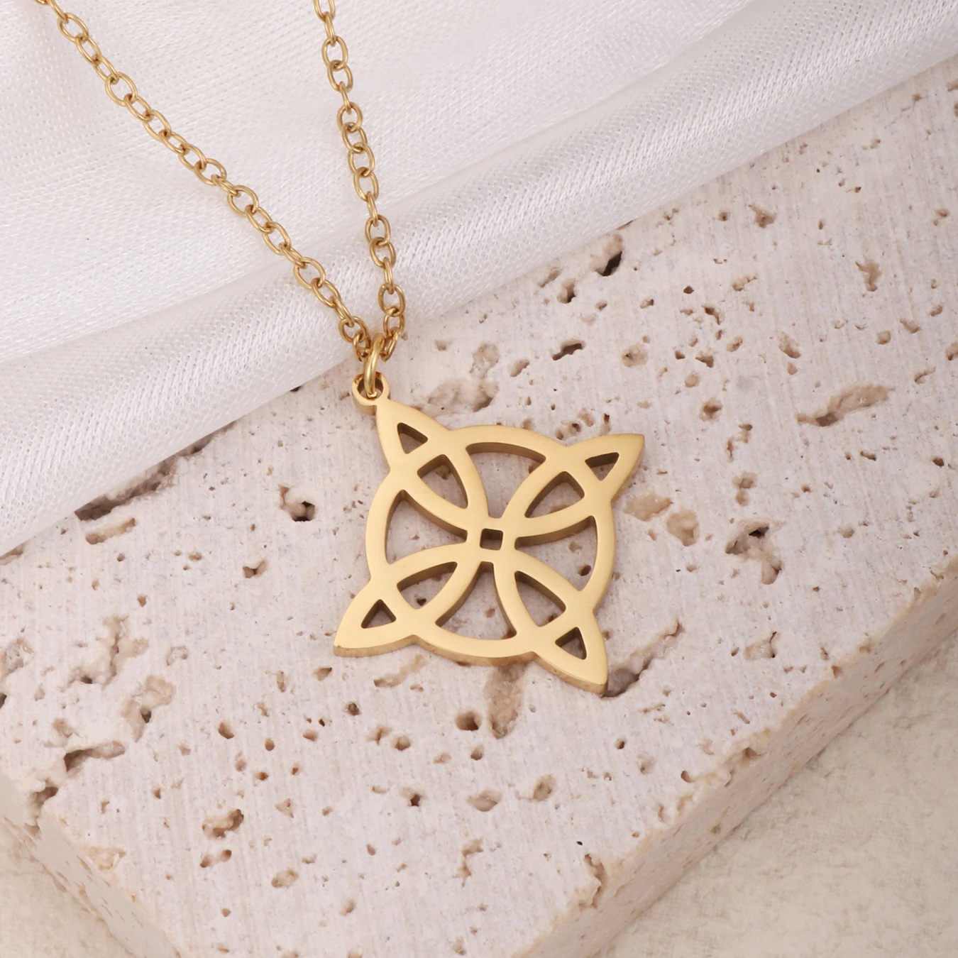 

1PC Fashion Hollow Out Golden Color Stainless Steel Witch Knot Necklace for Women Jewelry