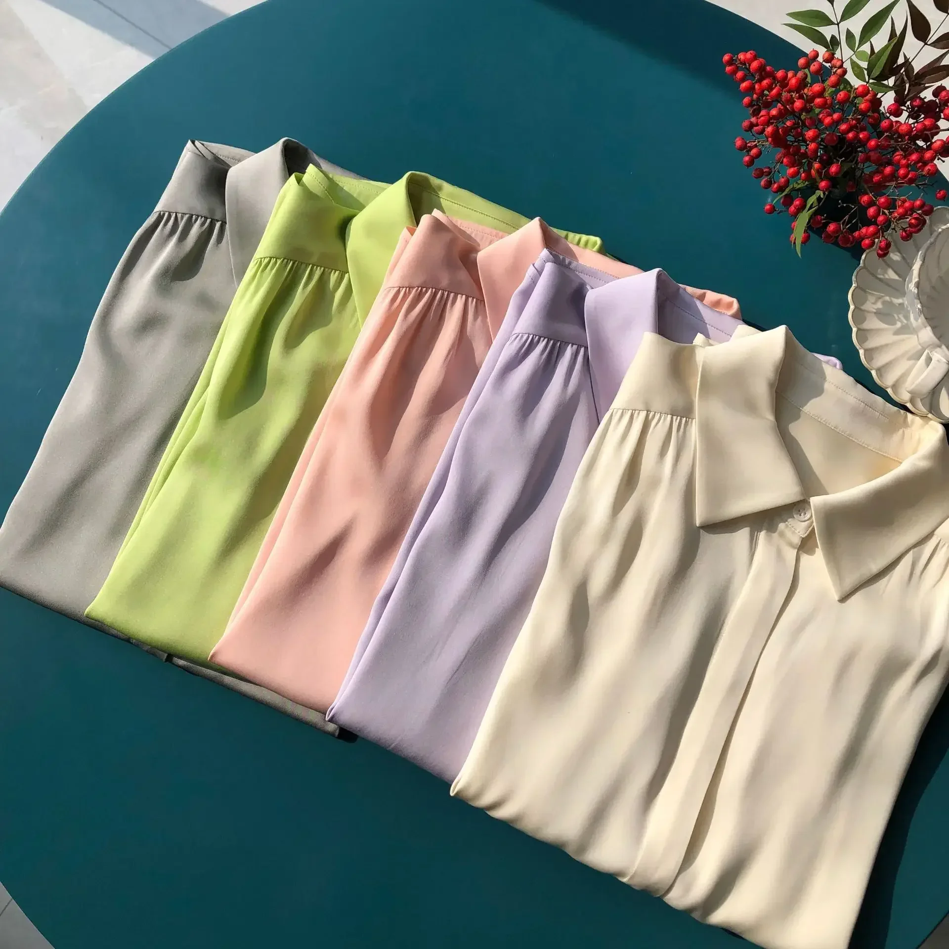 Elegant and Simple Smooth Double Joe Satin Pleated Silk Shirt Elegant Restrained Womens Silk Blouse Mulberry Silk Shirt