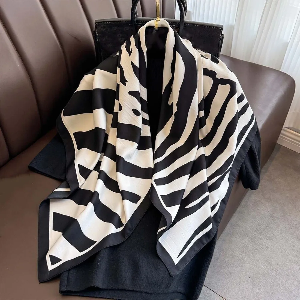 

Узорчатая шаль 90 см, квадратный платок, дышащий, солнцезащитный, в полоску, легкий, с принтом, шелковый, пляжный, повязка для волос