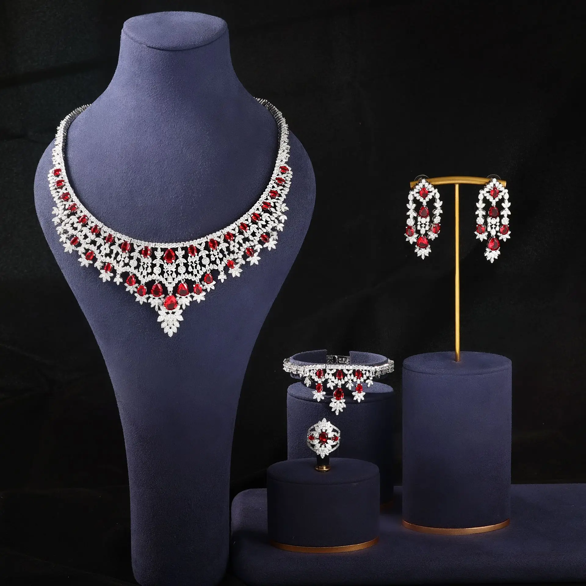 Luxury 4Pcs Sparkling Cubic Zirconia Water Drop Necklace Earrings Bracelet Ring Indian Bridal Jewelry Set Wedding Christmas Gift