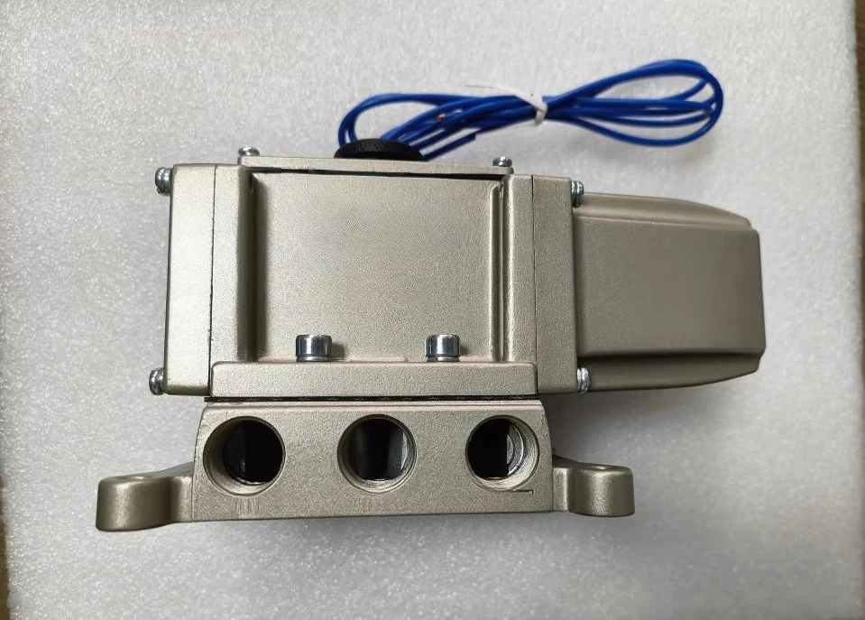 

FS2 - 03-4-220 V FS3 - 04-4-220 V FS4-04-4 Solenoid Valve 220V/110V