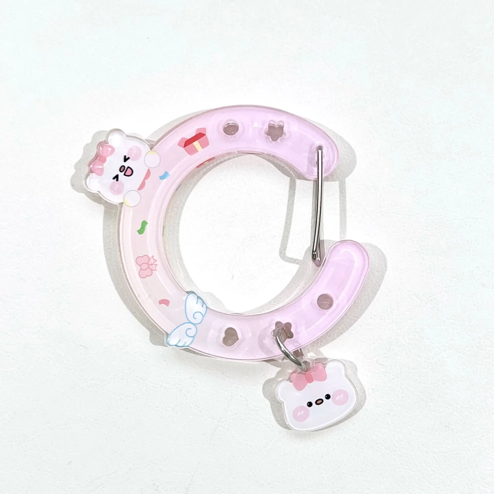 INS نمط لطيف الحيوانات الصغيرة تسلق زر حلقة تسلق سلسلة مفاتيح مصنوعة من الأكريليك قلادة على ظهره تخزين سلسلة المفاتيح الزخرفية مشبك