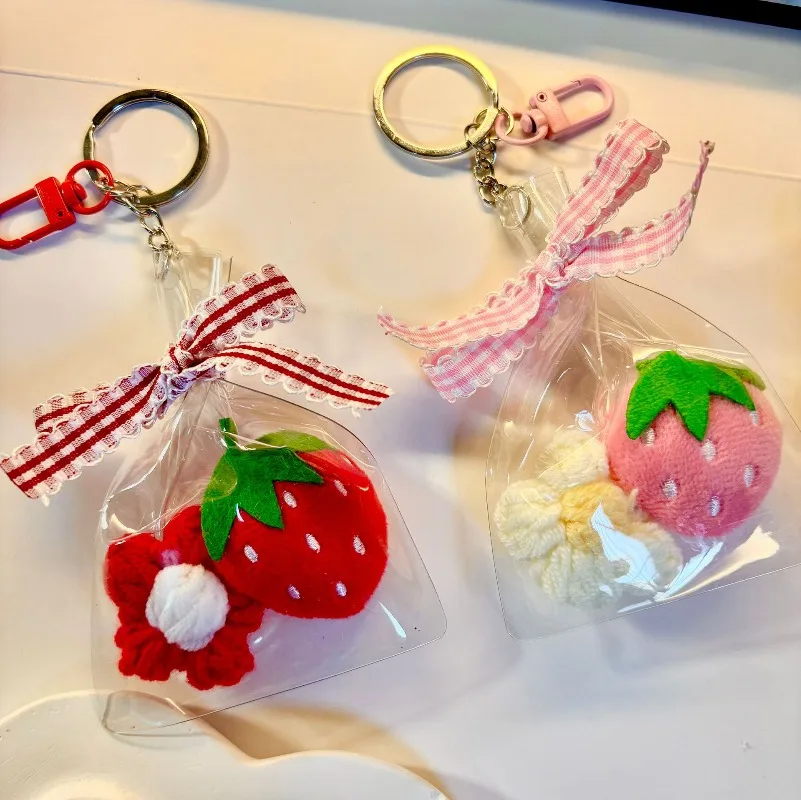 1 Piece Unique Kawaii Strawberry Carrot Keychain Holder with Ribbon Cute Schoolgirl Ita Bag Clip Charm Hanging Decor for Girls