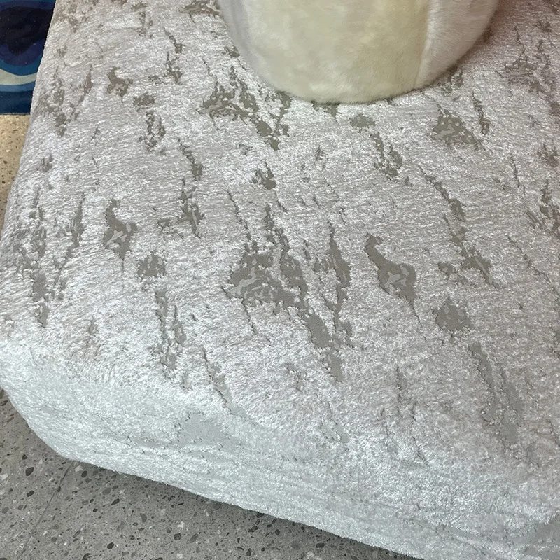 Italienisches, einfaches, großes, flaches Stoffsofa