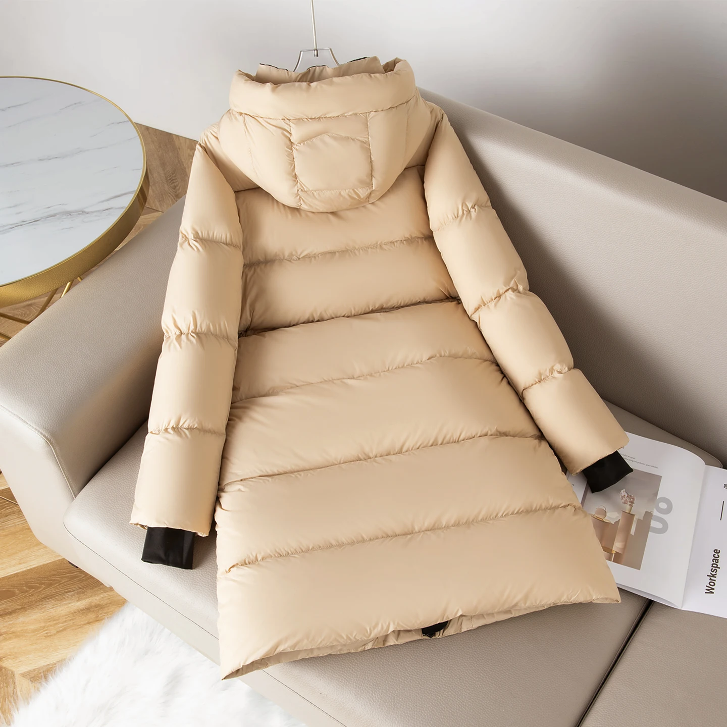 Schwarze Kapuzenjacke aus 90 % weißer Gänsedaunenjacke für Damen, modisch, hoher, flauschiger Kordelzug, langer Overknee-Gänsedaunenmantel, 2026 Winterneu