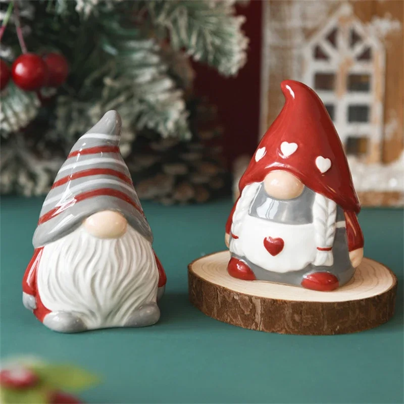 Nordic Santa Claus Ceramic Salt and Pepper Bottle 1 Pair Creative Relief Christmas Elf Pepper Bottle Exquisite Table Decoration