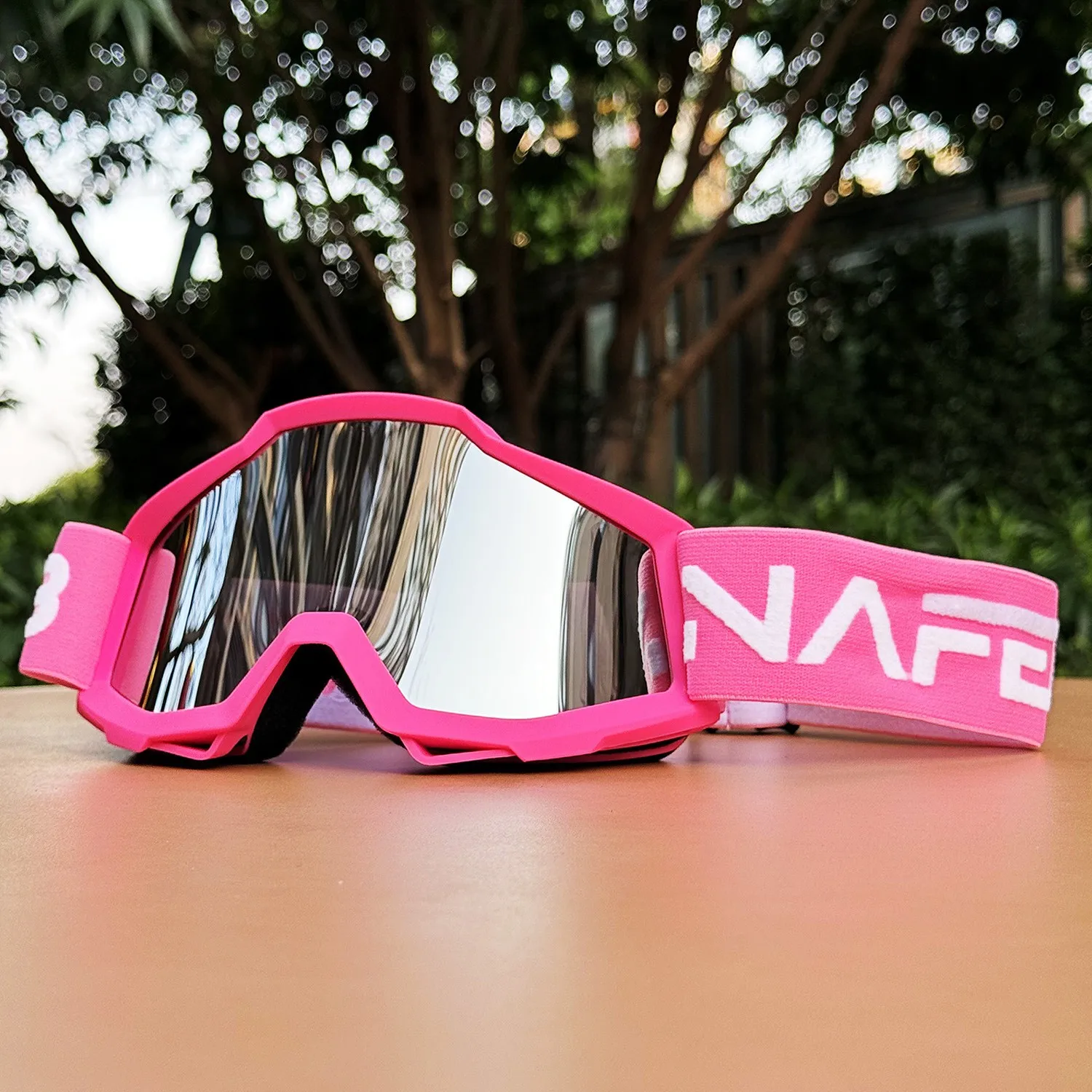 

Motocross Goggles - HD Anti-Scratch Lens, Windproof/Dustproof for Off-Road Motorcycle & ATV Riding - Helmet Compatible