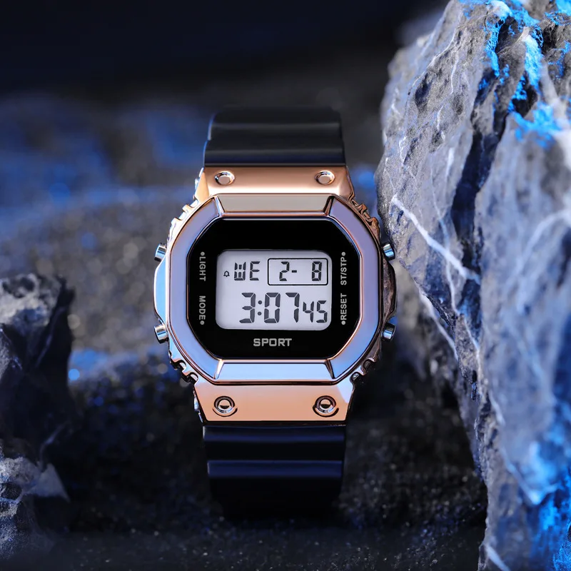 2022 New Sports Digital Square Watch Luminous Dial Casual Fashion Clock Outdoor Rubber Strap Fashionable Watch for Men Bracelet