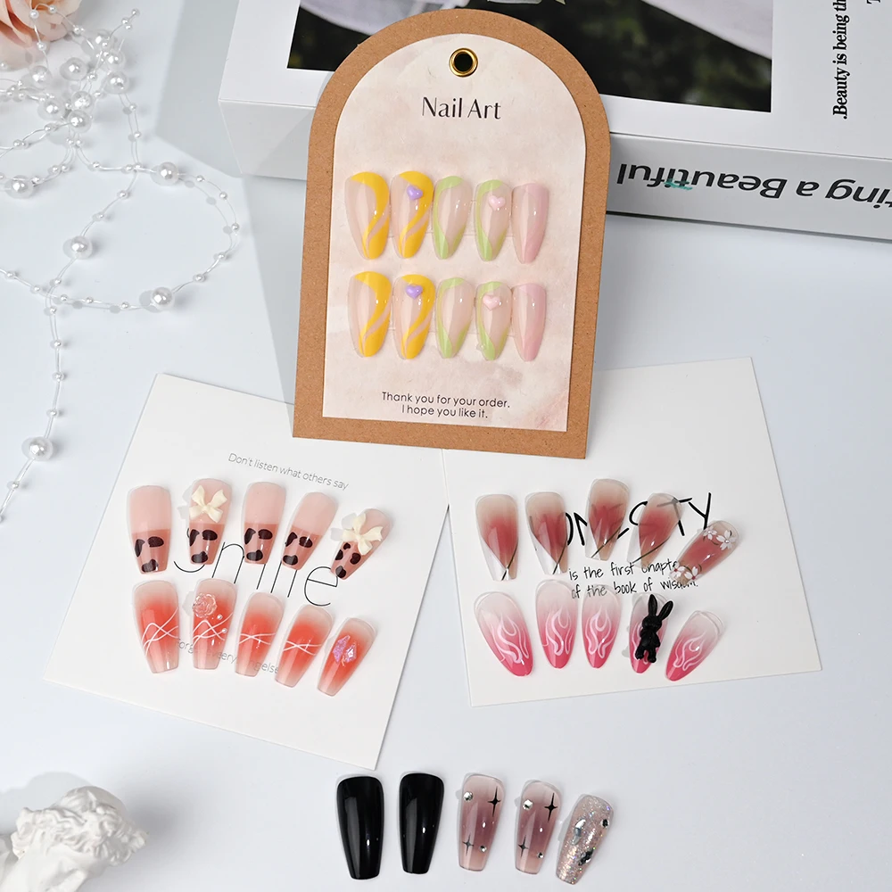 144szt Eleganckie sztuczne paznokcie 3D Floral & Rabbit Press On Nails Set Długie migdałowe / kwadratowe sztuczne paznokcie w mieszanym kolorze * 6 pudełek