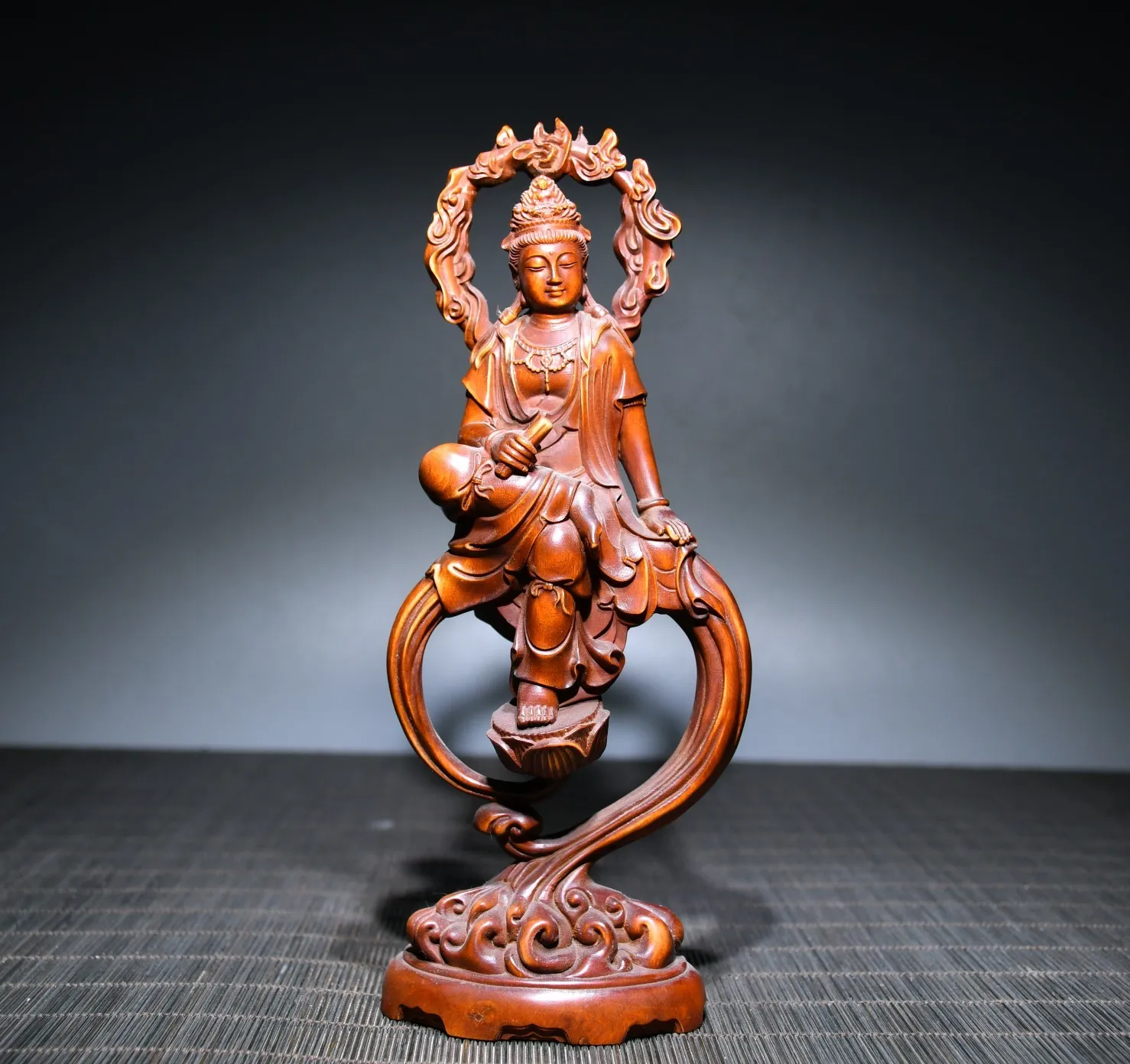 

Natural Solid Wood Guanyin Buddha Sculpture Tara Handmade Wood Carving Decorative Statue Crafts Ornament