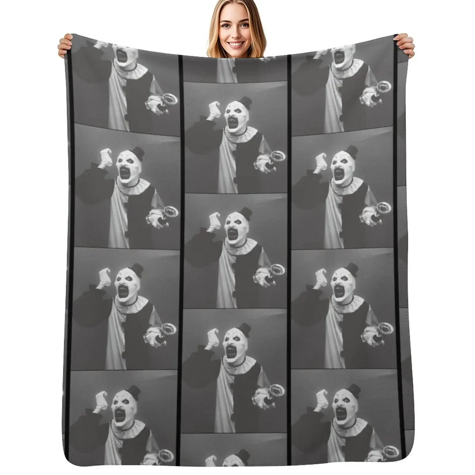 

Terrifier art the clown horror Throw Blanket Multi-Purpose Heavy christmas decoration Blanket