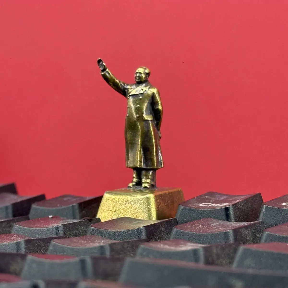 Solid Copper Mechanical Keyboard Cap 3D Chairman Mao Service People Liberation Display Stand