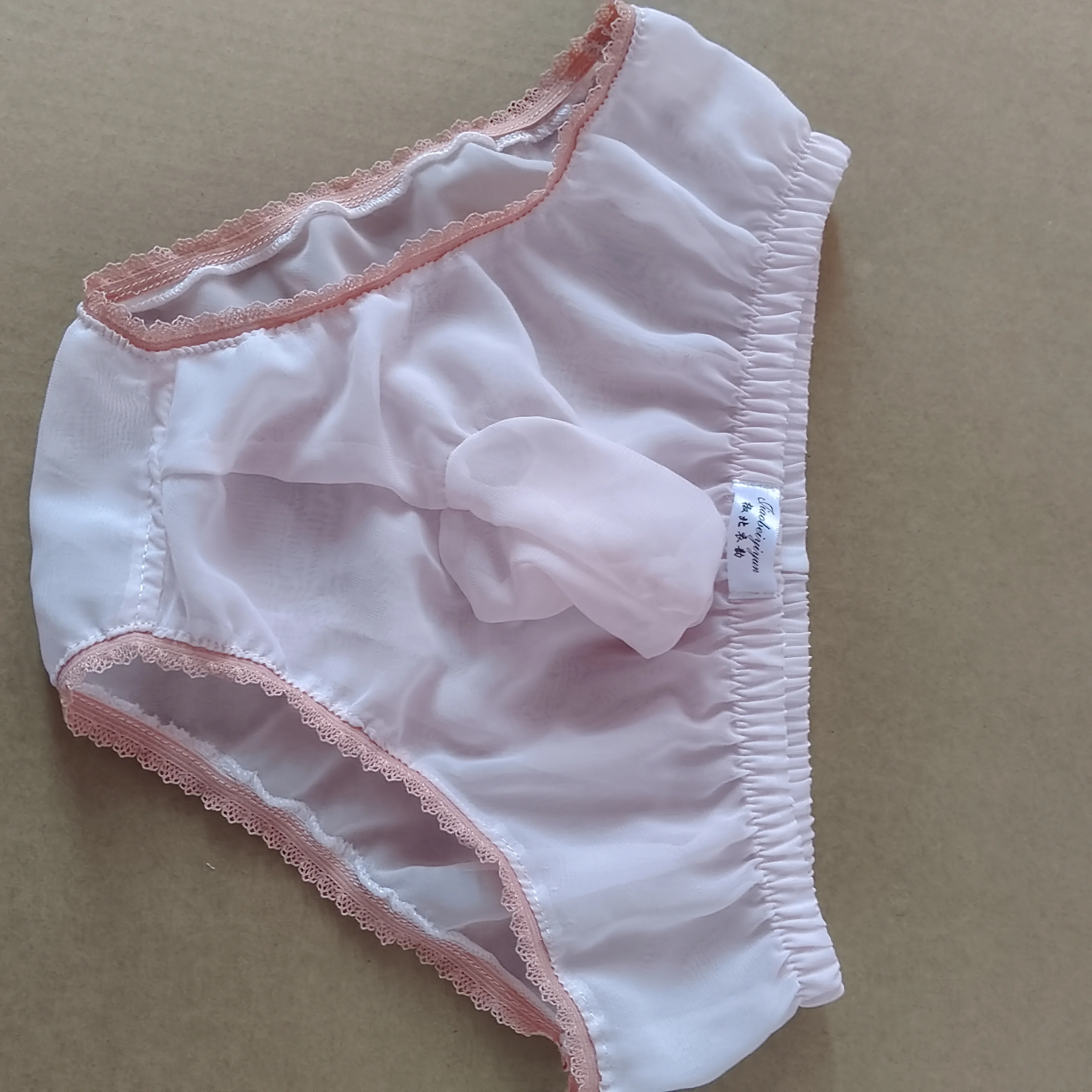 ملابس داخلية حريرية خفيفة الوزن مصنوعة يدويًا للرجال