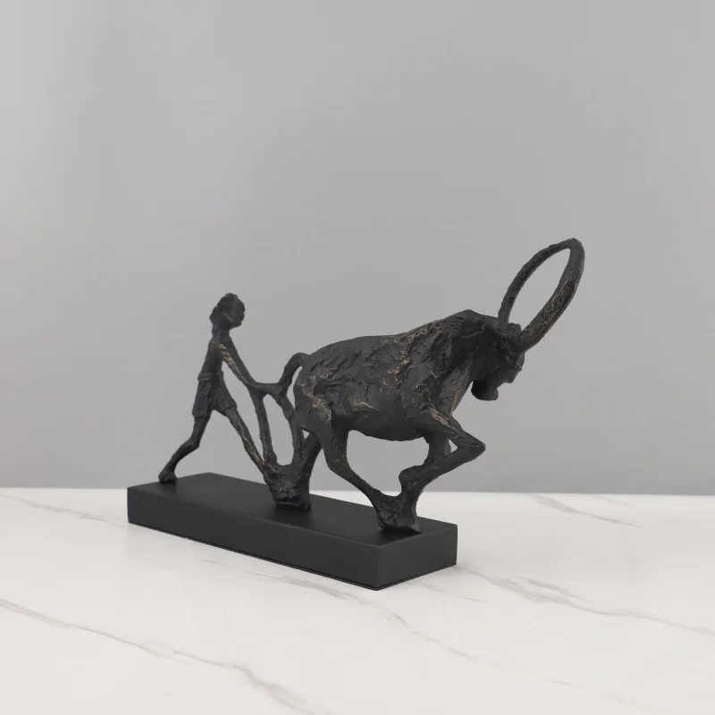 Abstract Art Cast Iron Ox Farmer Sculpture Ornament, Minimalist Black Metal Bull Animal Model Statue, Living Room Decoration